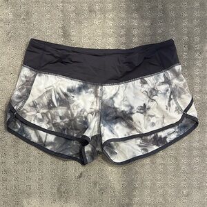 Lululemon Speed Up Low Rise 2.5” lined Shorts